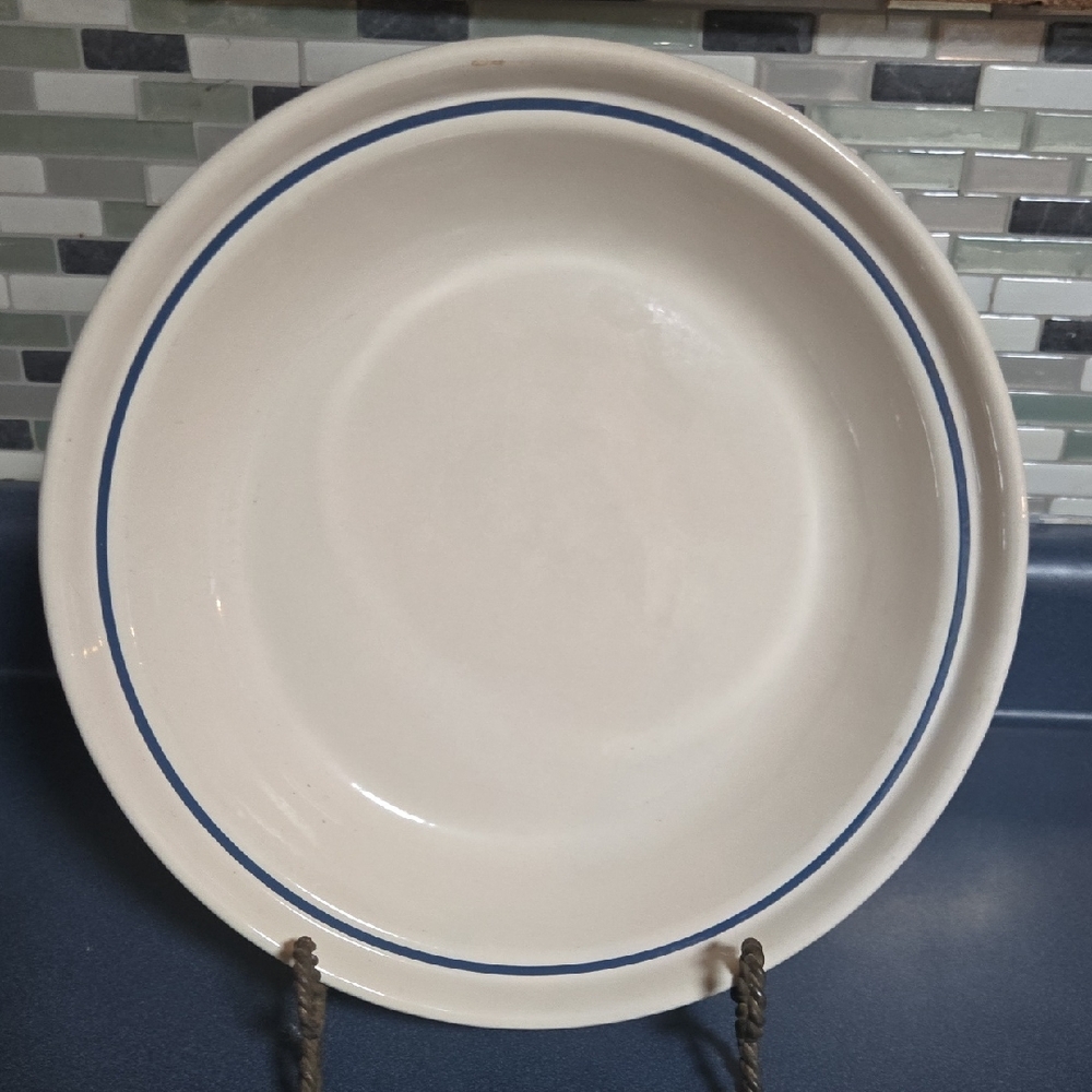 Pie Plate Classic White with Blue Trim